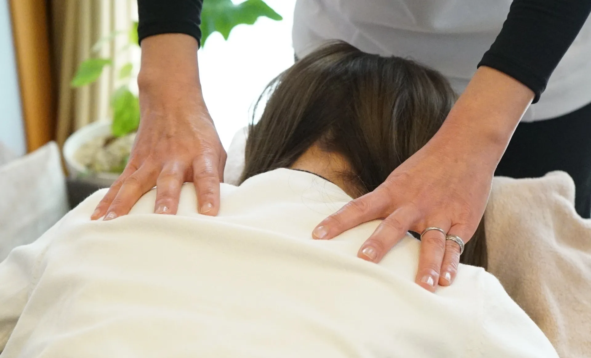 「ひだまりショット」が肩こりの根本に効く理由